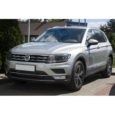 Vnútorná nerezová lišta prahu piatych dverí VW Tiguan 2016 -