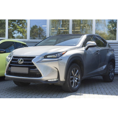 Ochranná nerezová lišta prahu piatych dverí Lexus NX 2014 -