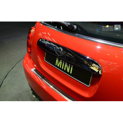 Ochranná nerezová lišta prahu piatych dverí (chróm / červeno-čierny carbon) Mini Cooper III F56 2014 -