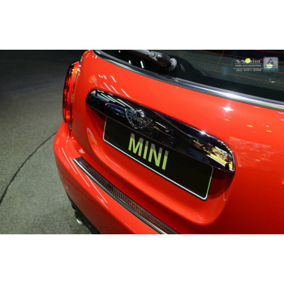 Ochranná nerezová lišta prahu piatych dverí (čierna / červeno-čierny carbon) Mini Cooper III F56 2014 -