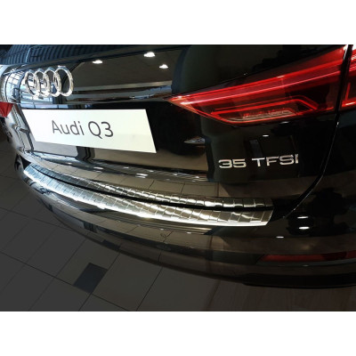 Ochranná nerezová lišta prahu piatych dverí Audi Q3 II 2018 -