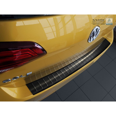 Ochranná nerezová lišta prahu piatych dverí (čierna) VW Golf VII 2012 -