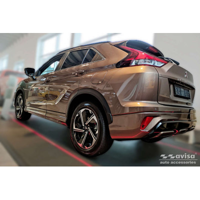 Ochranná nerezová lišta prahu piatych dverí (čierna) Mitsubishi Eclipse cross PHEV 2021 -